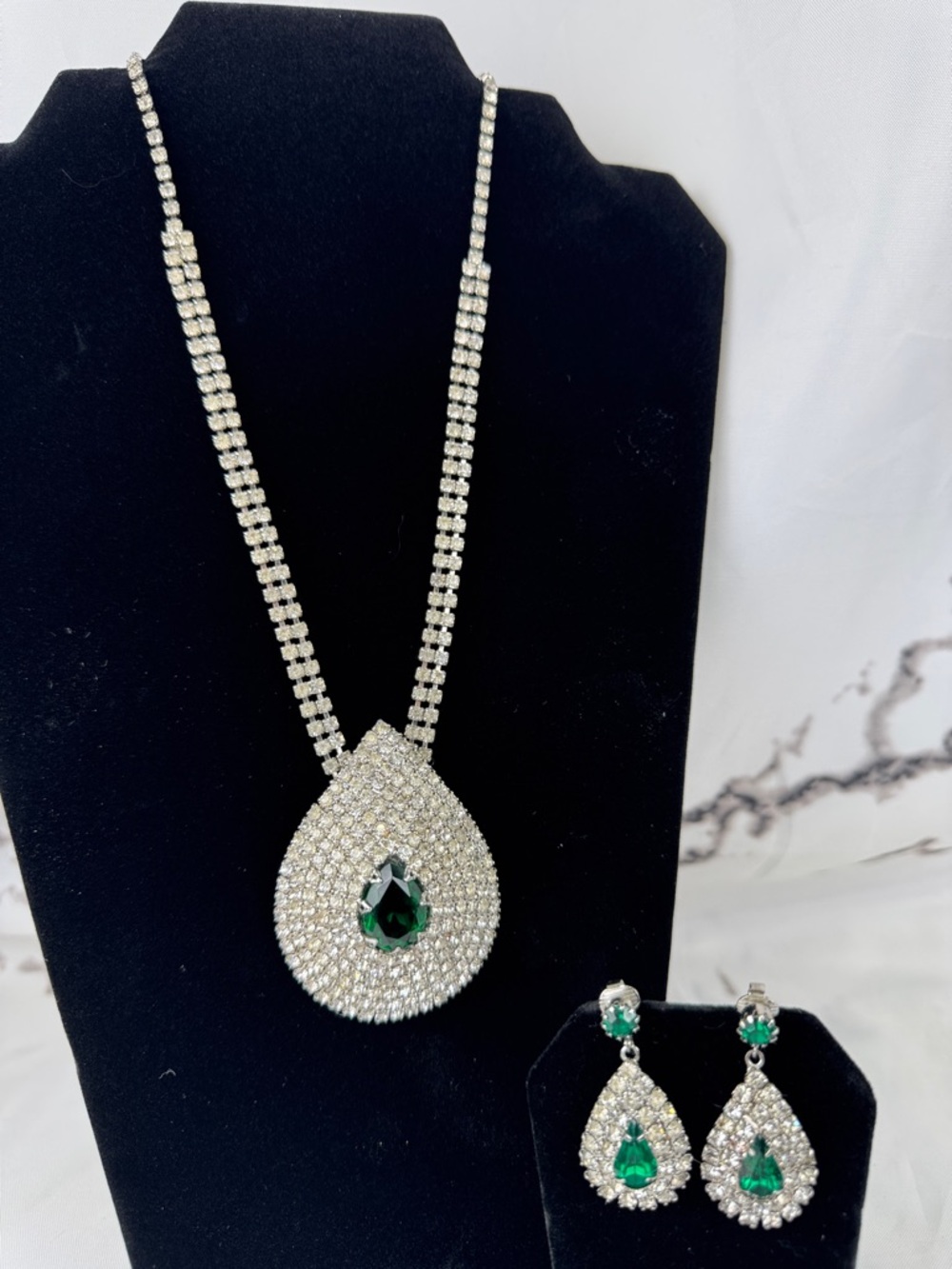 Celebrity NY Necklace Earrings Set Vintage Pendant Clear & Green Rhinestones